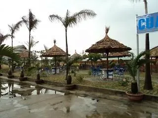 Oyo 594 Cua Dai Beach هوي ان 2*,