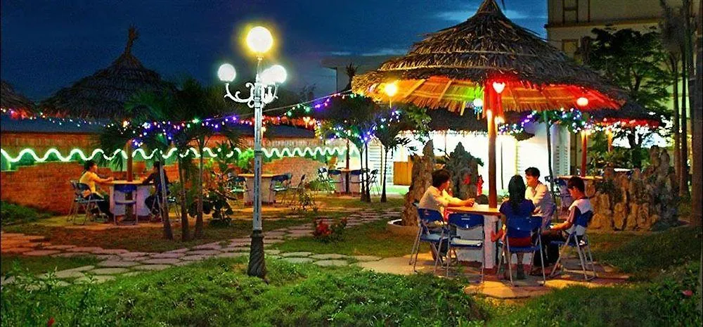 Oyo 594 Cua Dai Beach Hội An 2*,
